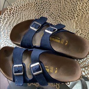 Navy blue Birkenstock’s